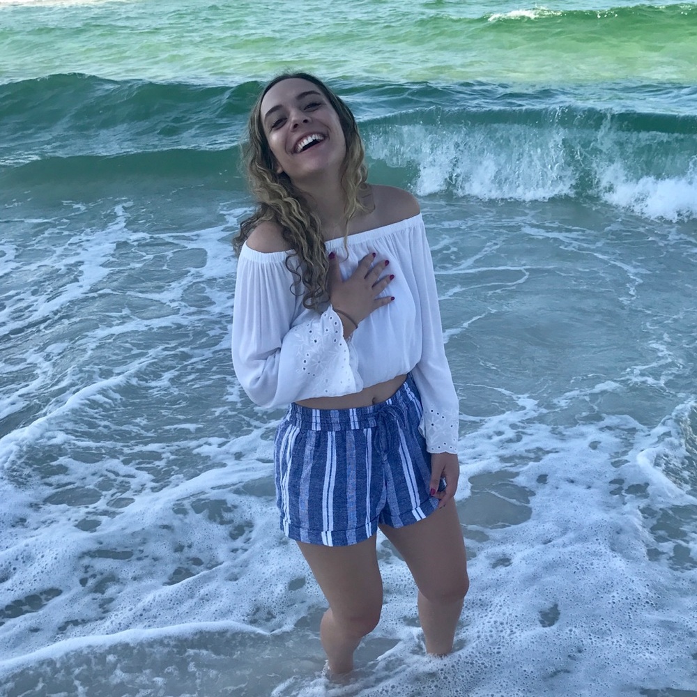 Meet your Posher, Becca